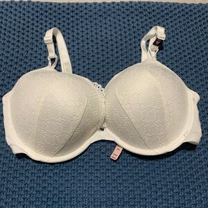 NWT Victoria's Secret White Textured Push‎ Up Bra Size 38DD